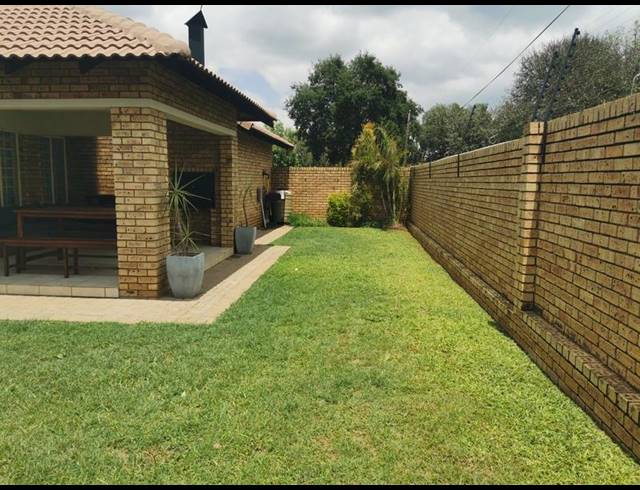 3 BEDROOM TOWNHOUSE FOR SALE IN MONTANA